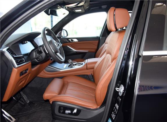 宝马X7 2021款 xDrive M50i 车厢座椅   前排空间