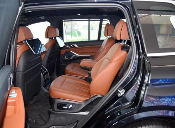 宝马X7 2021款 xDrive M50i 车厢座椅   后排空间