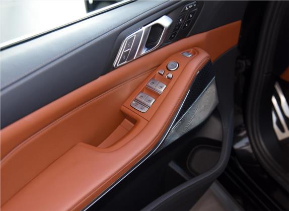 宝马X7 2021款 xDrive M50i 车厢座椅   门窗控制