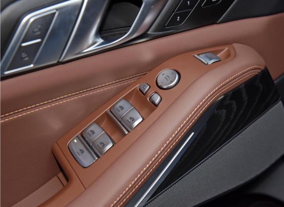 宝马X7 2021款 改款 xDrive40i 领先型豪华套装 车厢座椅   门窗控制