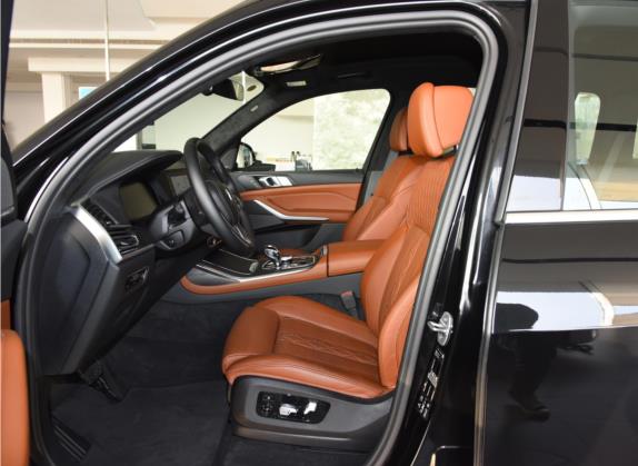 宝马X7 2021款 改款 xDrive40i 尊享型豪华套装 车厢座椅   前排空间
