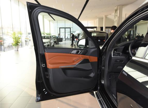宝马X7 2021款 改款 xDrive40i 尊享型豪华套装 车厢座椅   前门板