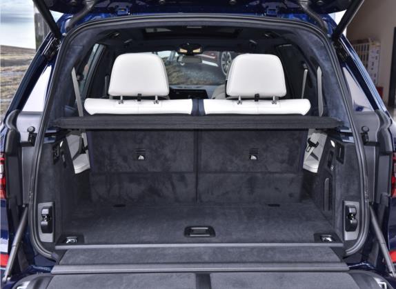 宝马X7 2021款 改款 xDrive M50i 车厢座椅   后备厢
