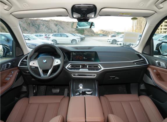 宝马X7 2022款 xDrive40i 领先型豪华套装 中控类   中控全图