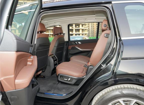 宝马X7 2022款 xDrive40i 领先型豪华套装 车厢座椅   后排空间