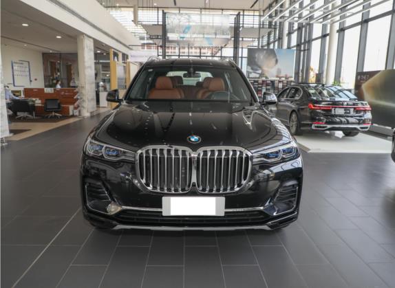 宝马X7 2022款 xDrive40i 尊享型豪华套装 外观   正前