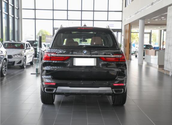 宝马X7 2022款 xDrive40i 尊享型豪华套装 外观   正后