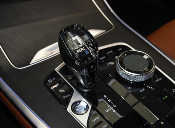 宝马X7 2022款 xDrive40i 尊享型M运动套装 中控类   挡把