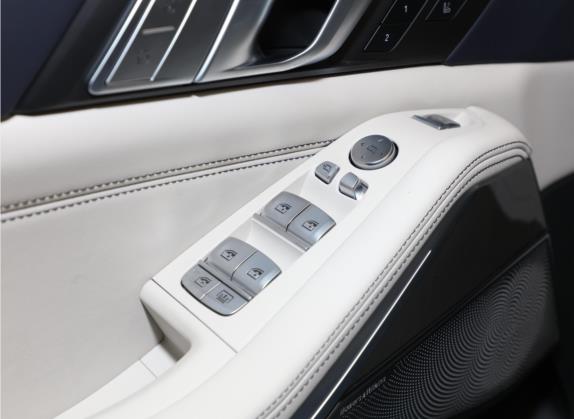 宝马X7 2022款 xDrive40i 行政型豪华套装 车厢座椅   门窗控制