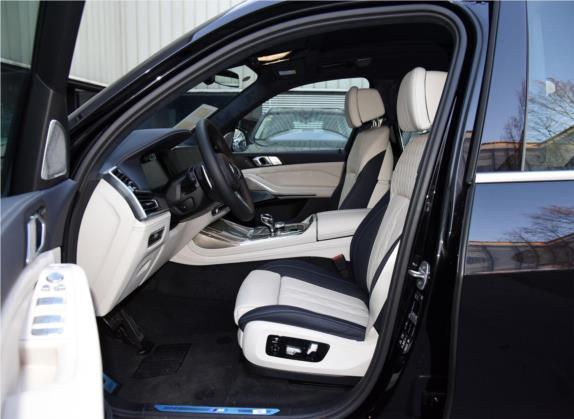 宝马X7 2022款 xDrive40i 行政型M运动套装 车厢座椅   前排空间