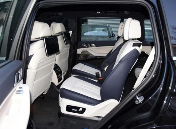 宝马X7 2022款 xDrive40i 行政型M运动套装 车厢座椅   后排空间