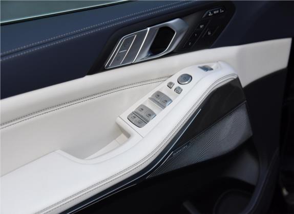 宝马X7 2022款 xDrive40i 行政型M运动套装 车厢座椅   门窗控制