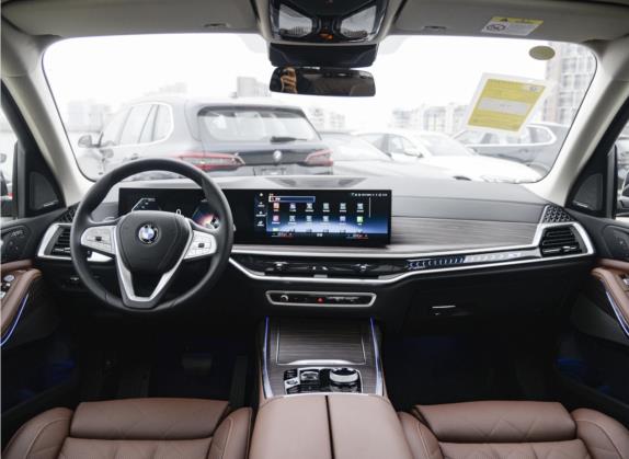 宝马X7 2023款 xDrive40i 领先型豪华套装 中控类   中控全图