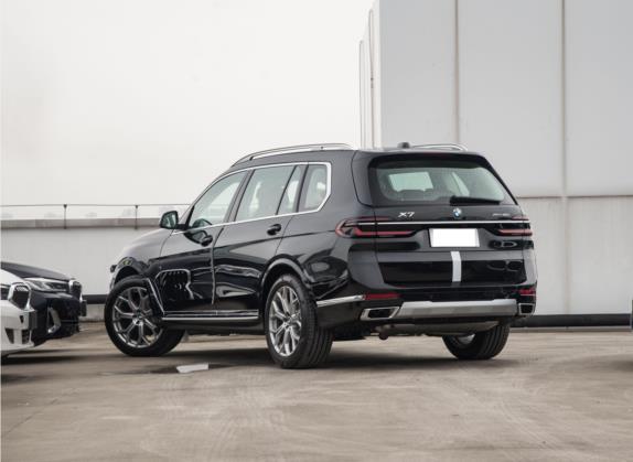 宝马X7 2023款 xDrive40i 领先型豪华套装 外观   斜后