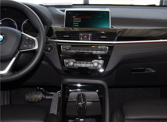 宝马X2(进口) 2019款 sDrive25i 领先型M越野套装 国VI 中控类   中控台