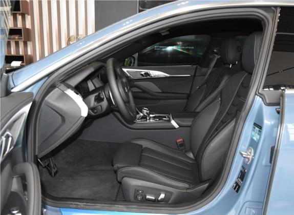 宝马8系 2019款 840i 四门轿跑车 M运动套装 车厢座椅   前排空间