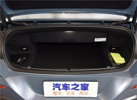 宝马8系 2019款 840i 敞篷轿跑车首发限量版 车厢座椅   后备厢