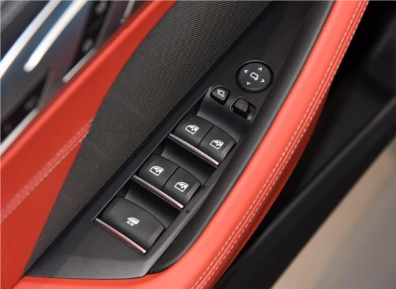 宝马8系 2019款 840i 敞篷轿跑车首发限量版 车厢座椅   门窗控制