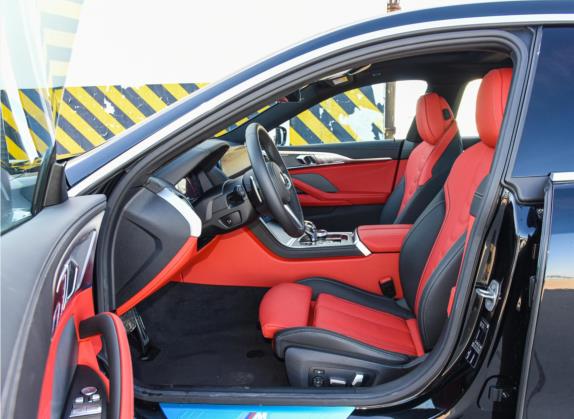 宝马8系 2021款 改款 840i 四门轿跑车 M运动套装 车厢座椅   前排空间