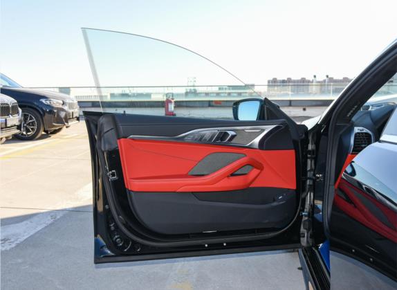 宝马8系 2021款 改款 840i 四门轿跑车 M运动套装 车厢座椅   前门板