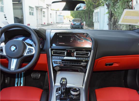 宝马8系 2021款 改款 840i xDrive 四门轿跑车 M运动套装 中控类   中控台