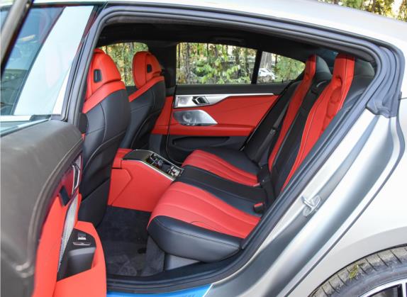 宝马8系 2021款 改款 840i xDrive 四门轿跑车 M运动套装 车厢座椅   后排空间