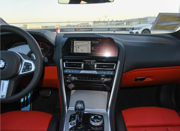 宝马8系 2021款 改款 840i 双门轿跑车 M运动套装 中控类   中控台