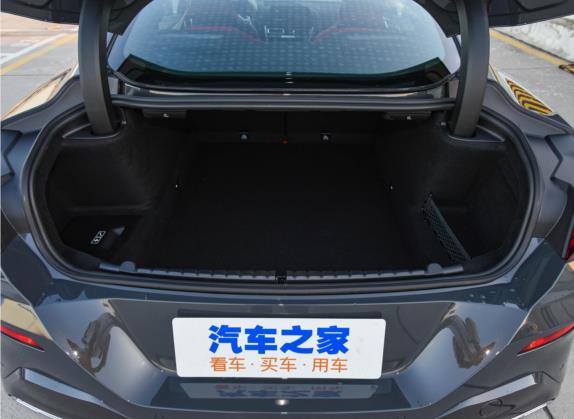 宝马8系 2021款 改款 840i 双门轿跑车 M运动套装 车厢座椅   后备厢