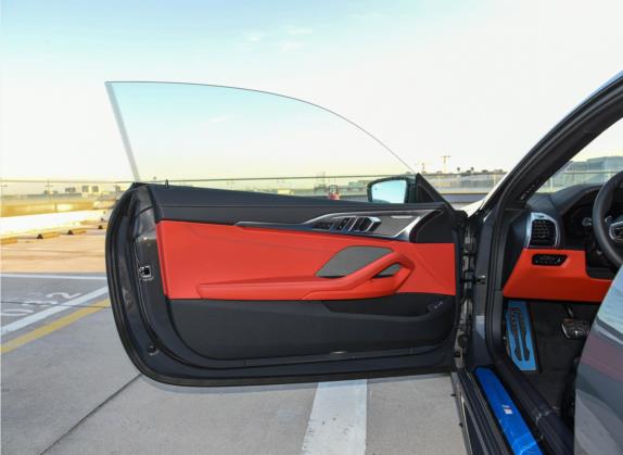 宝马8系 2021款 改款 840i 双门轿跑车 M运动套装 车厢座椅   前门板