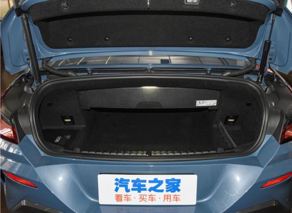 宝马8系 2021款 改款 840i 敞篷轿跑车 M运动套装 车厢座椅   后备厢