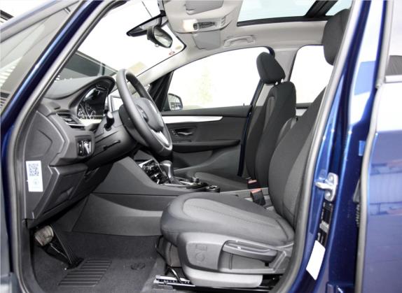 宝马2系多功能旅行车 2015款 218i 领先型 车厢座椅   前排空间