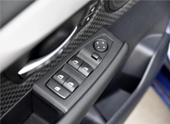 宝马2系多功能旅行车 2015款 218i 领先型 车厢座椅   门窗控制