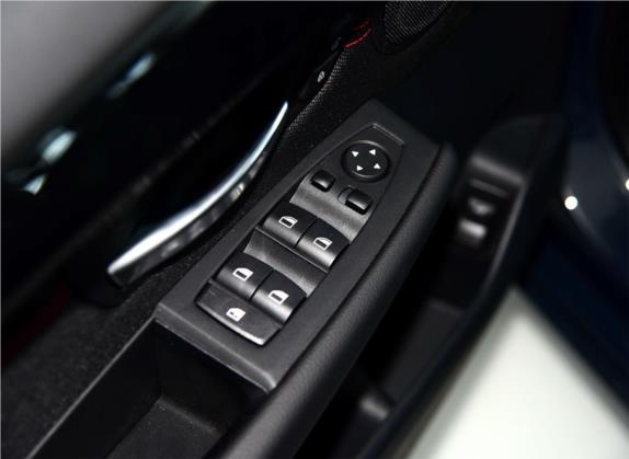 宝马2系多功能旅行车 2015款 218i 运动设计套装 车厢座椅   门窗控制