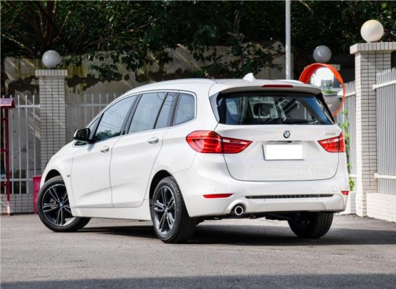 宝马2系多功能旅行车 2018款 220i 尊享型运动套装 外观   斜后
