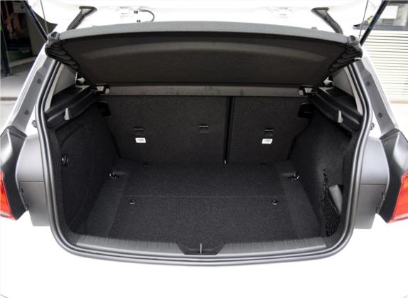 宝马1系(进口) 2015款 120i 领先型 车厢座椅   后备厢