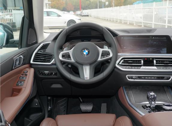 宝马X5新能源(进口) 2021款 xDrive45e M运动套装 中控类   驾驶位