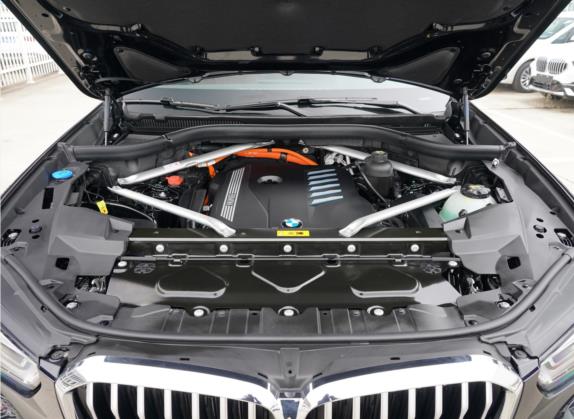宝马X5新能源(进口) 2021款 xDrive45e M运动套装 其他细节类   发动机舱
