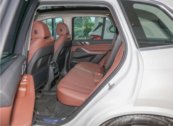 宝马X5新能源(进口) 2022款 xDrive45e M运动套装 车厢座椅   后排空间
