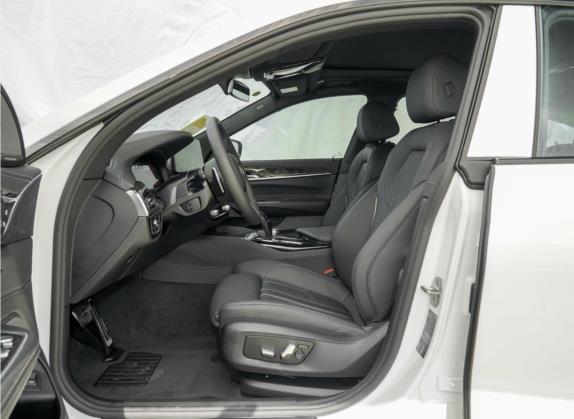 宝马6系GT 2021款 改款 630i M运动套装 车厢座椅   前排空间