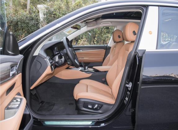 宝马6系GT 2022款 630i 豪华设计套装 车厢座椅   前排空间