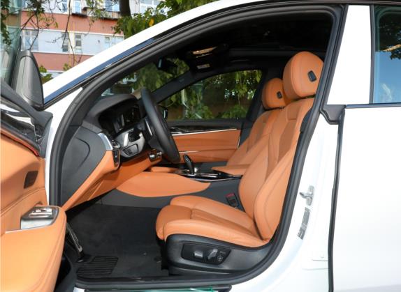 宝马6系GT 2022款 630i M运动套装 车厢座椅   前排空间