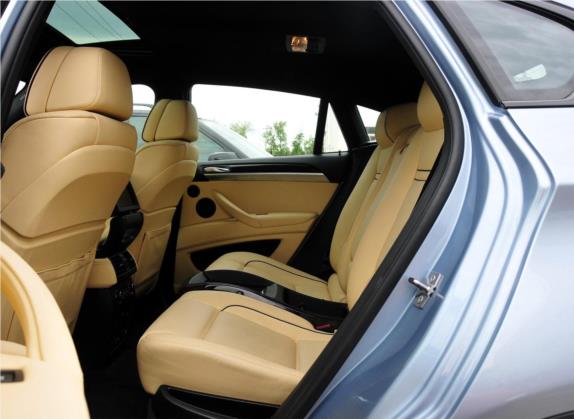 宝马X6 2010款 4.4T 混合动力版 车厢座椅   后排空间