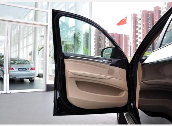 宝马X6 2011款 xDrive35i 车厢座椅   前门板