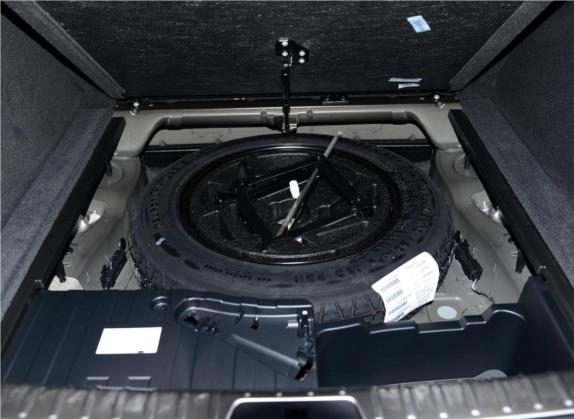 宝马X6 2015款 xDrive35i 领先型 其他细节类   备胎