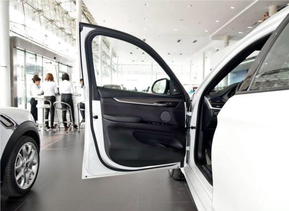 宝马X6 2015款 xDrive50i M运动型 车厢座椅   前门板