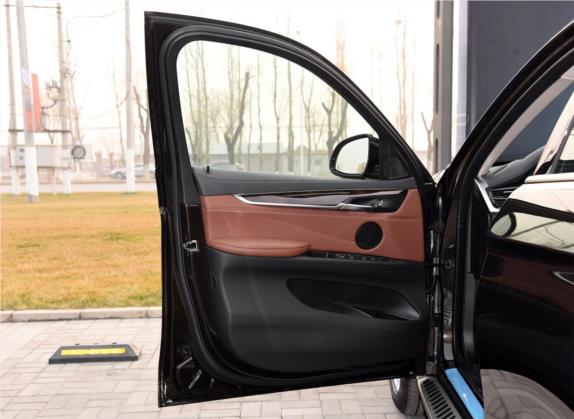 宝马X6 2017款 xDrive28i 车厢座椅   前门板