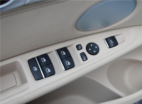 宝马X6 2017款 xDrive35i M豪华运动型 车厢座椅   门窗控制