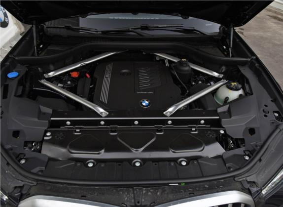 宝马X6 2020款 xDrive40i 尊享型 M运动套装 其他细节类   发动机舱