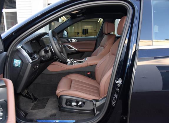 宝马X6 2020款 xDrive40i 尊享型 M运动套装 车厢座椅   前排空间