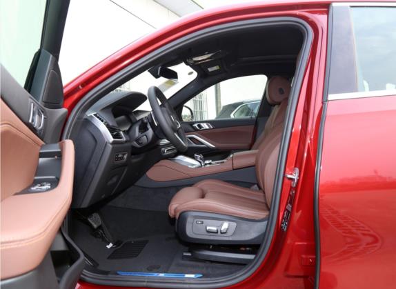 宝马X6 2021款 xDrive30i M运动套装 车厢座椅   前排空间